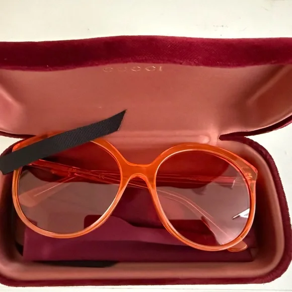 Gucci | Accessories | Gucci Orange Oversized Sunglasses With  display picture 3